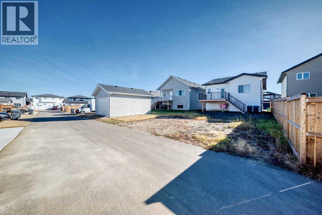 11 Ian Way, Sylvan Lake, Alberta  T4S 0T6 - Photo 25 - A2266436