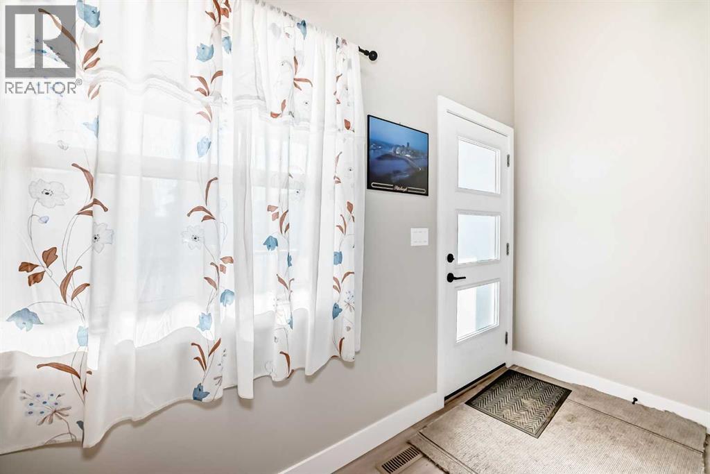 11 Ian Way, Sylvan Lake, Alberta  T4S 0T6 - Photo 3 - A2266436