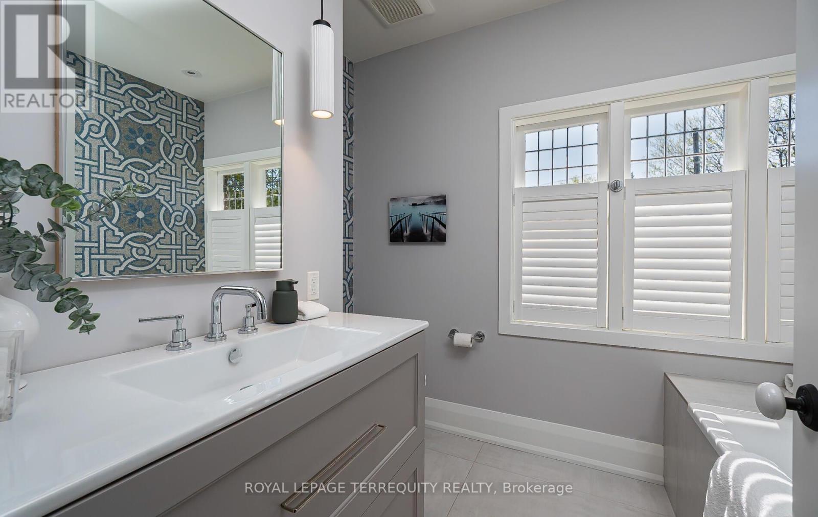 59 Baby Point Road, Toronto, Ontario  M6S 2G4 - Photo 24 - W12480827
