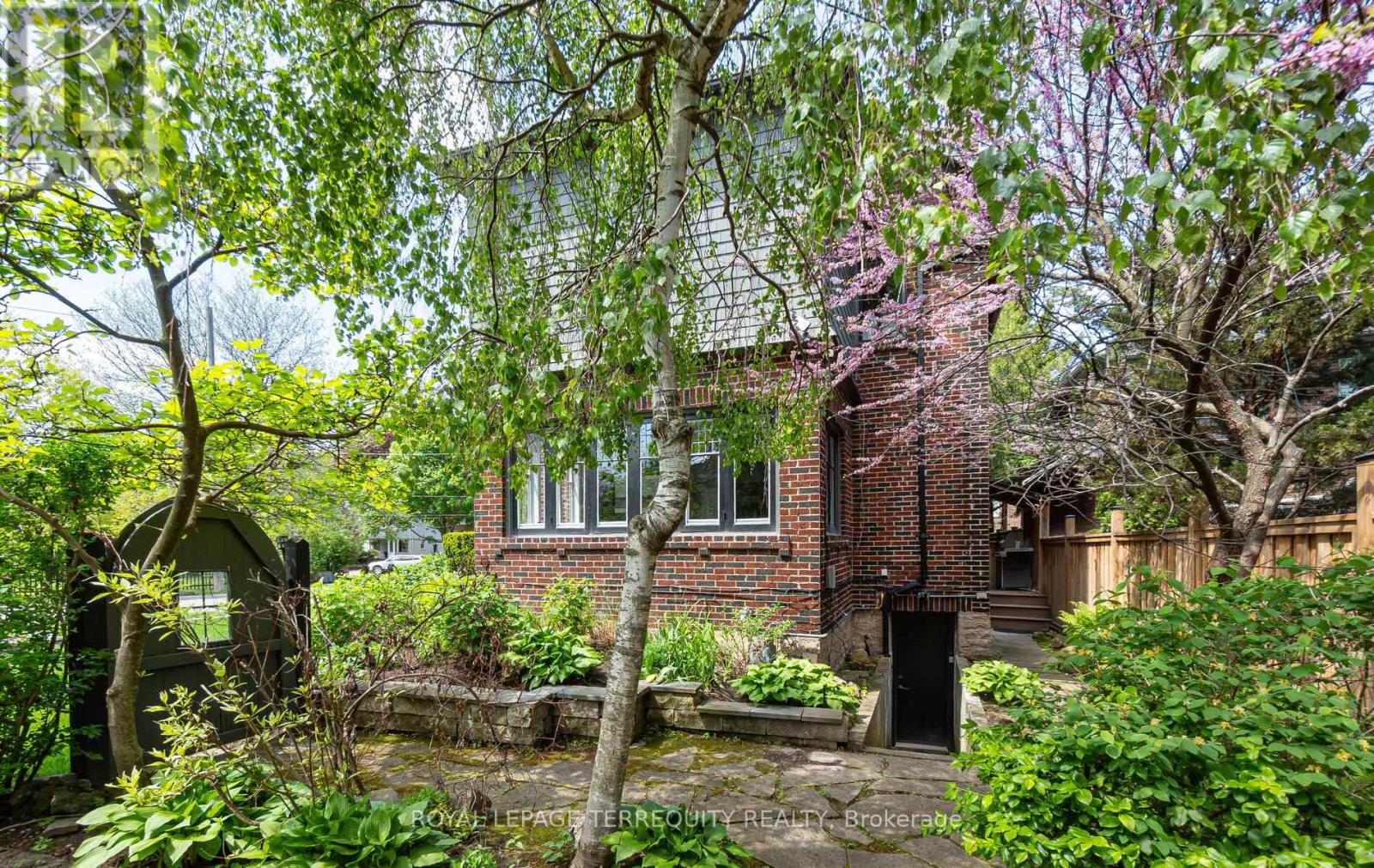 59 Baby Point Road, Toronto, Ontario  M6S 2G4 - Photo 36 - W12480827