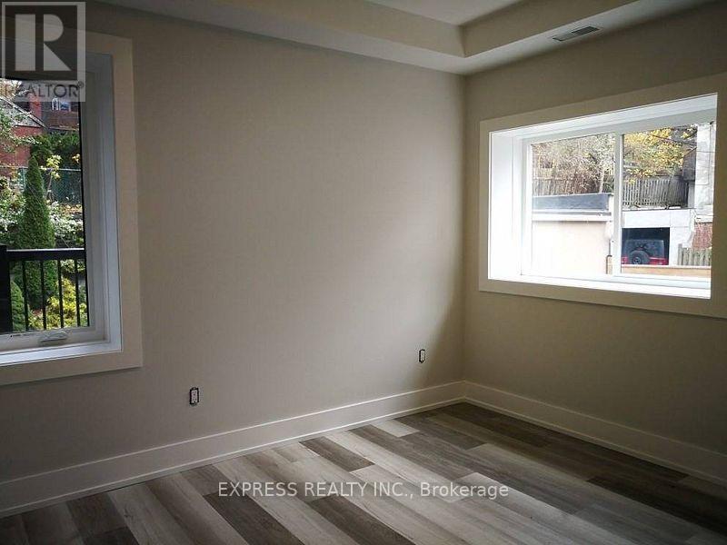 4 - 497 Parkside Drive, Toronto, Ontario  M6R 2Z9 - Photo 12 - W12480829