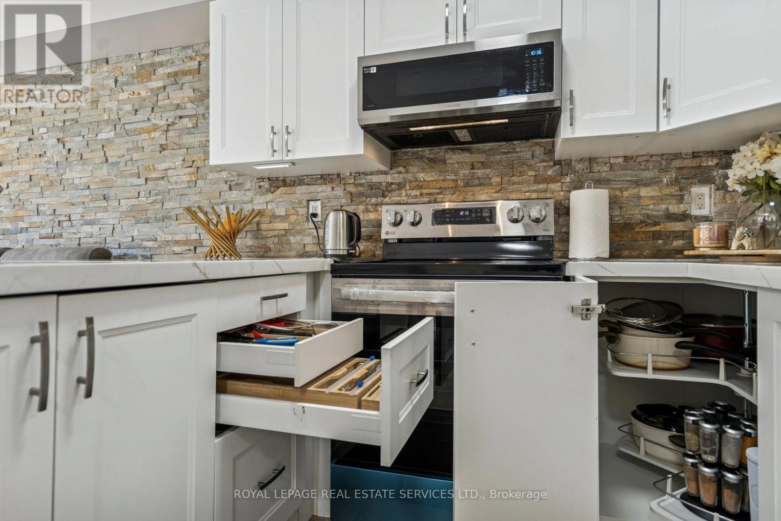 2293 Seton Crescent, Burlington, Ontario  L7L 6Y4 - Photo 14 - W12480846
