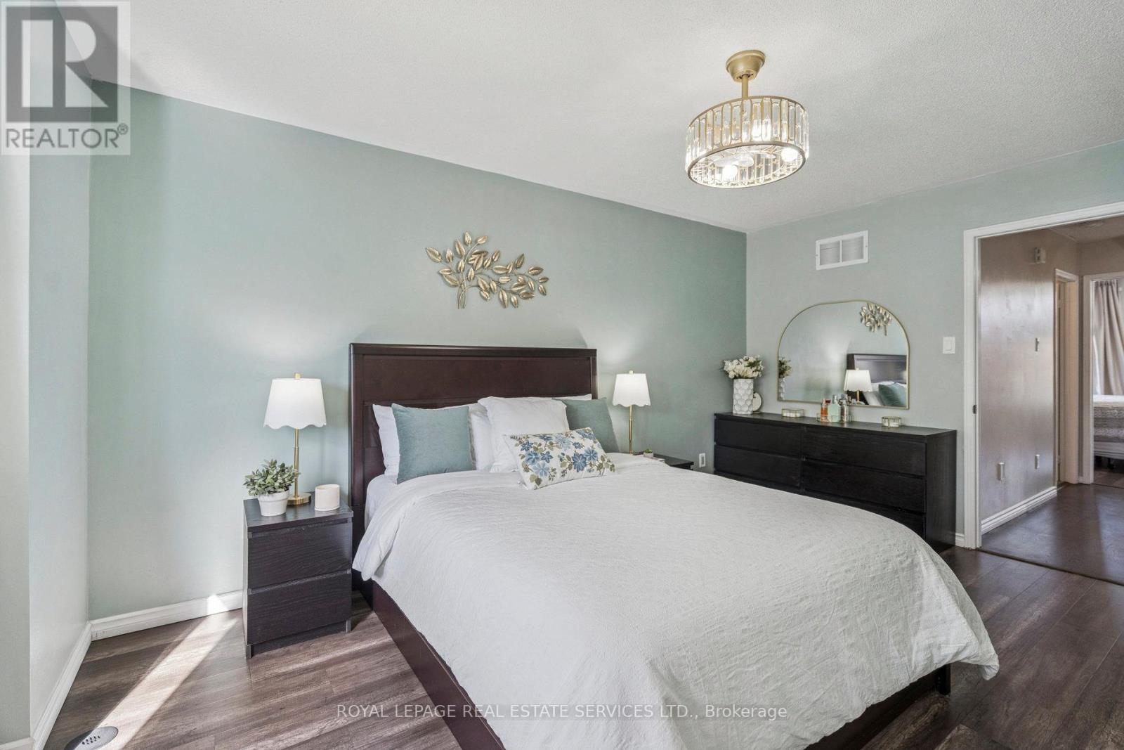 2293 Seton Crescent, Burlington, Ontario  L7L 6Y4 - Photo 23 - W12480846