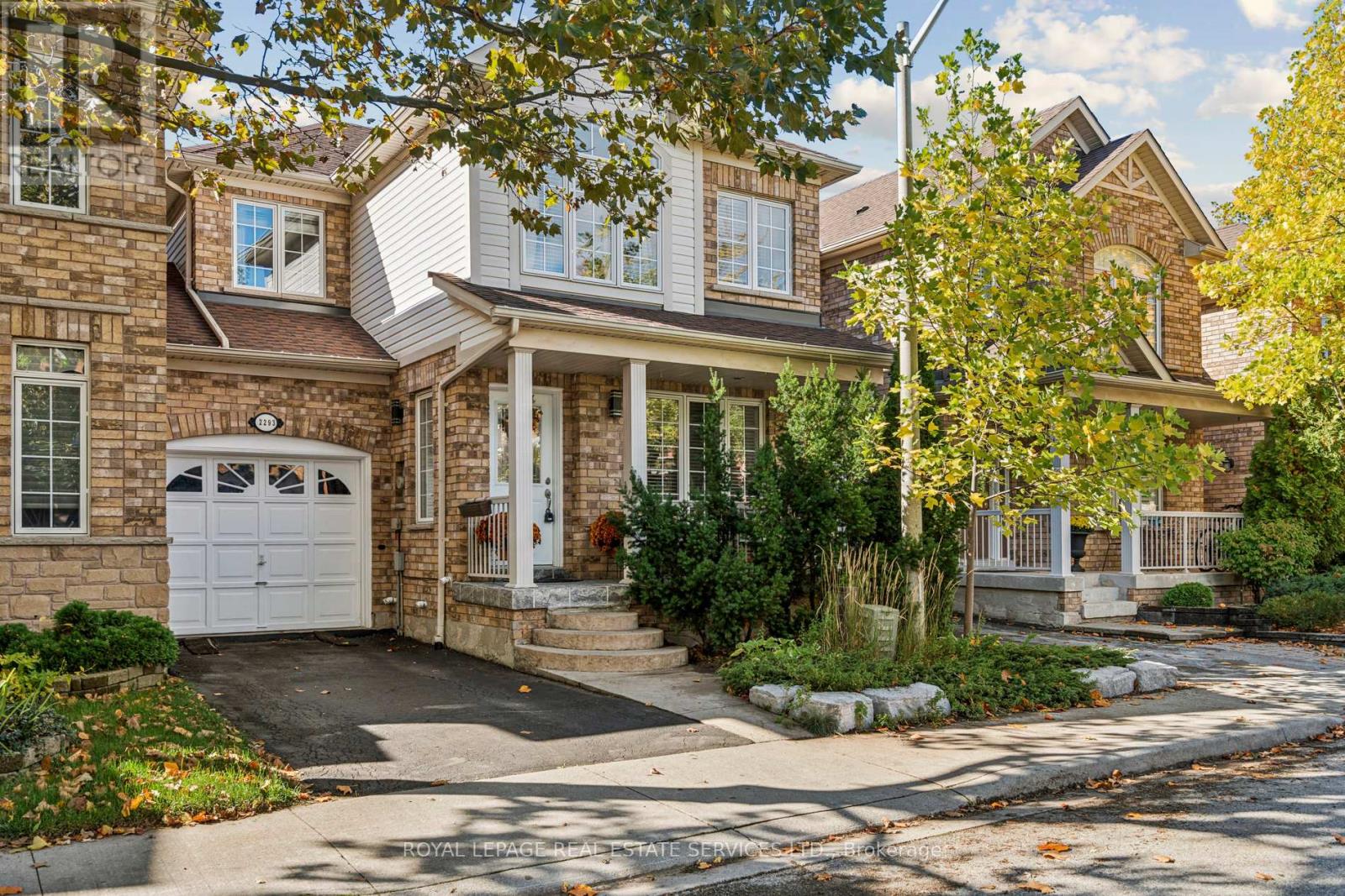 2293 Seton Crescent, Burlington, Ontario  L7L 6Y4 - Photo 3 - W12480846