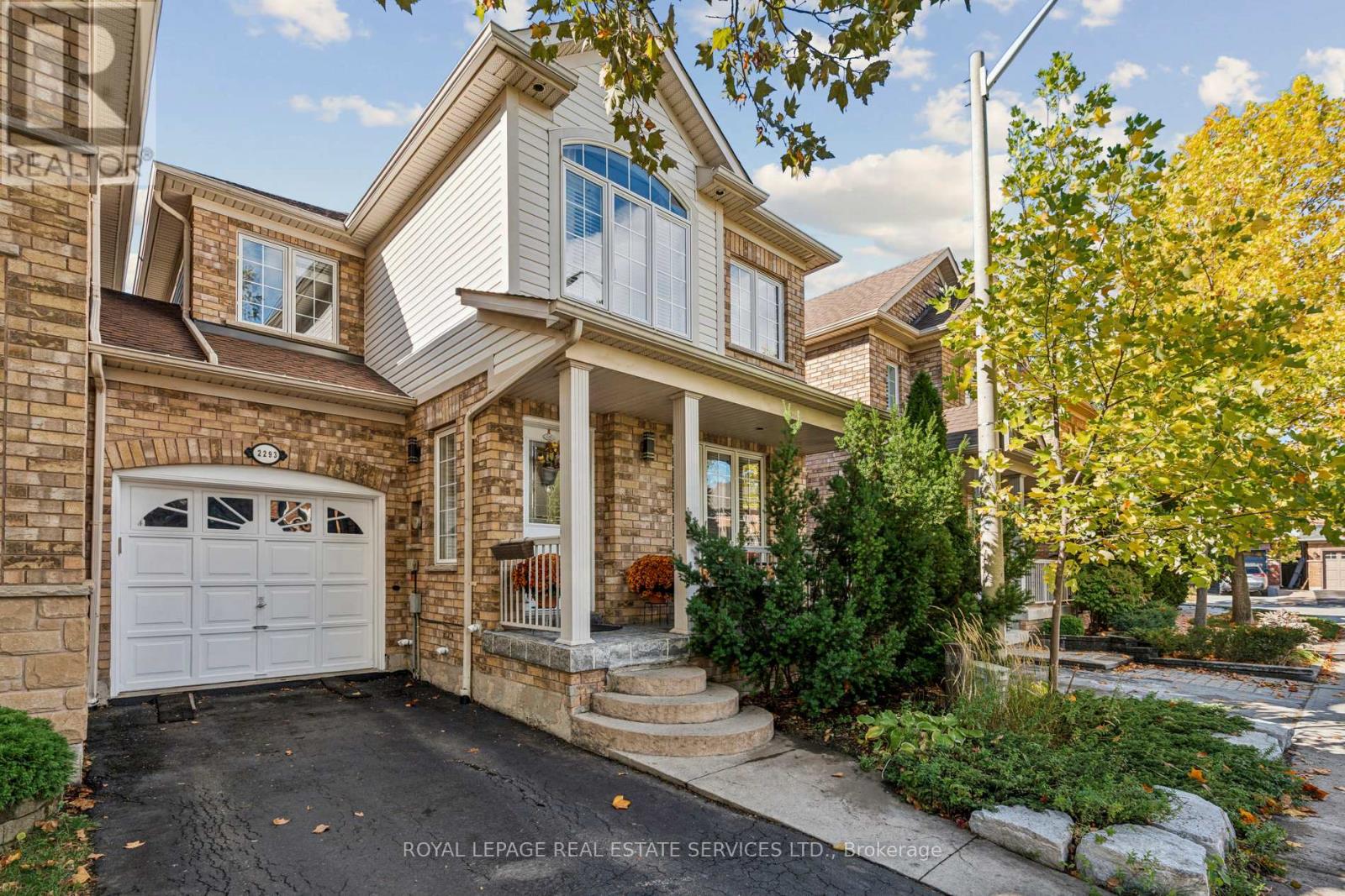 2293 Seton Crescent, Burlington, Ontario  L7L 6Y4 - Photo 4 - W12480846