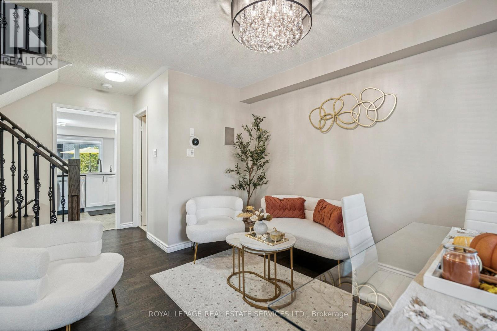 2293 Seton Crescent, Burlington, Ontario  L7L 6Y4 - Photo 7 - W12480846