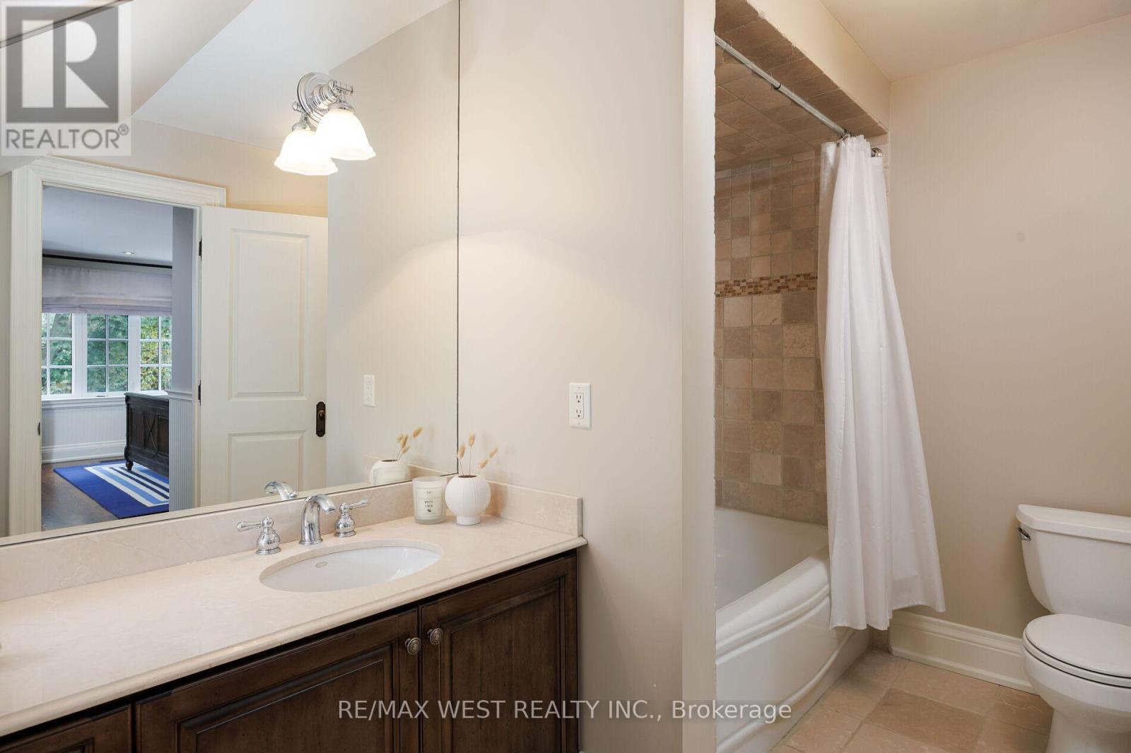 37 Cedarland Drive, Toronto, Ontario  M9A 2K5 - Photo 23 - W12480848