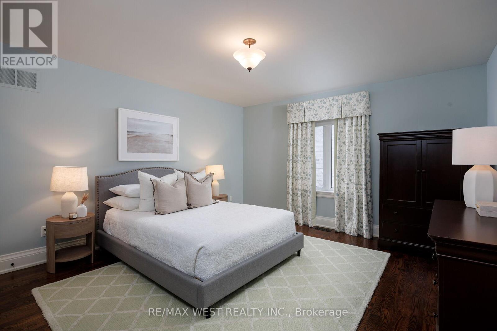 37 Cedarland Drive, Toronto, Ontario  M9A 2K5 - Photo 26 - W12480848