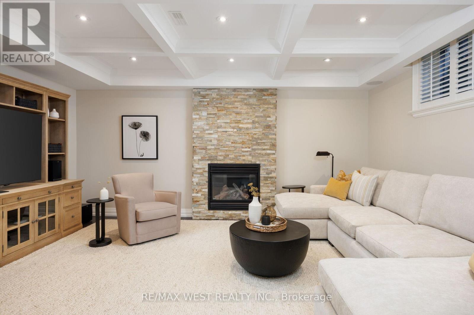 37 Cedarland Drive, Toronto, Ontario  M9A 2K5 - Photo 29 - W12480848