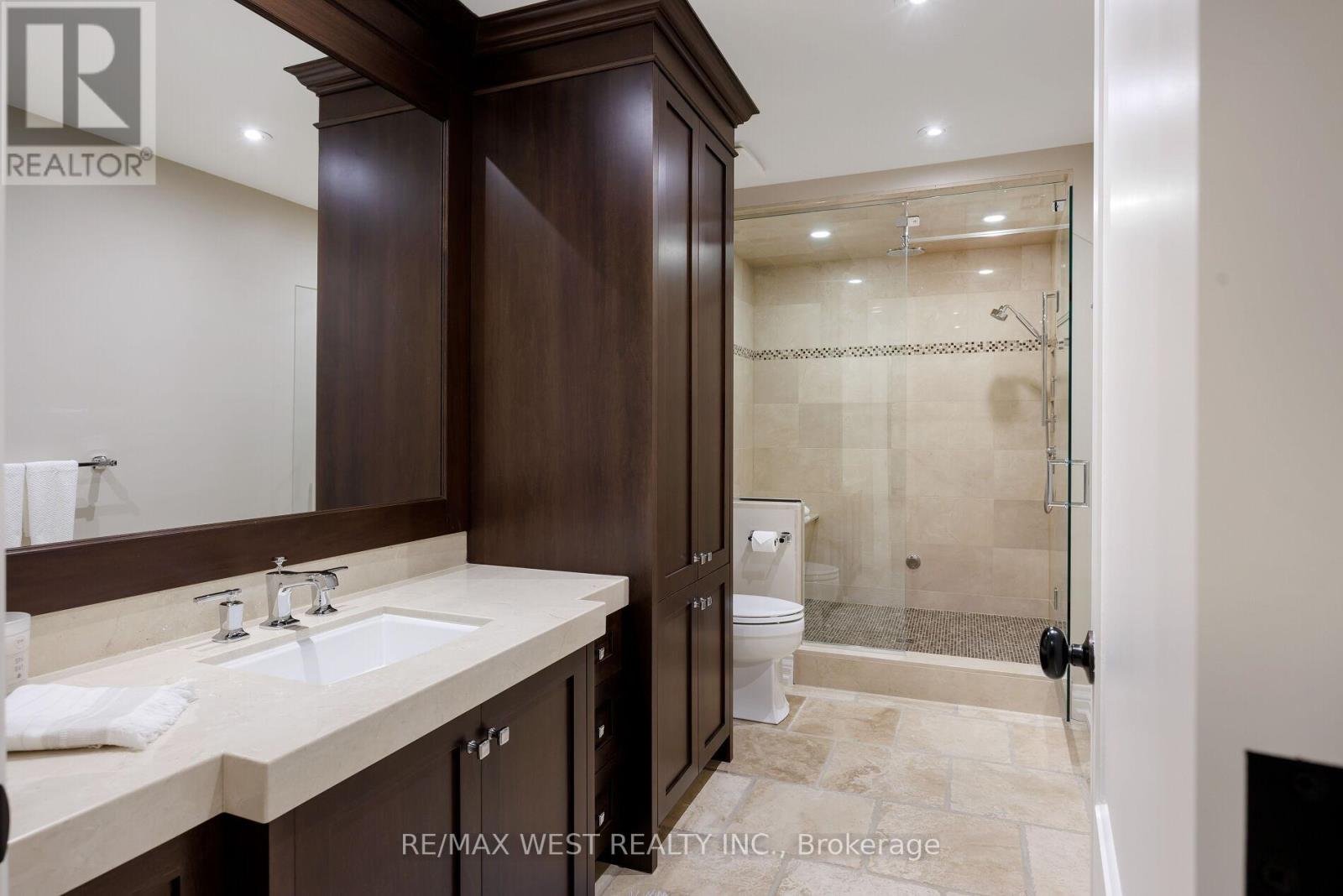 37 Cedarland Drive, Toronto, Ontario  M9A 2K5 - Photo 32 - W12480848