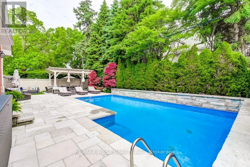 37 Cedarland Drive, Toronto, Ontario  M9A 2K5 - Photo 34 - W12480848