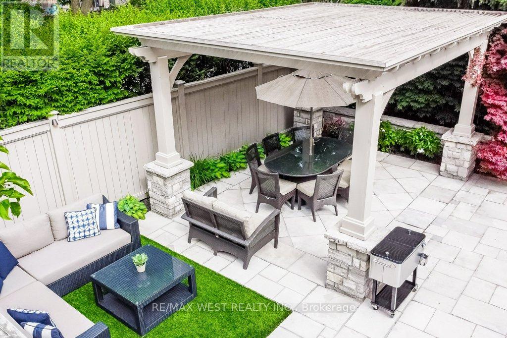 37 Cedarland Drive, Toronto, Ontario  M9A 2K5 - Photo 38 - W12480848