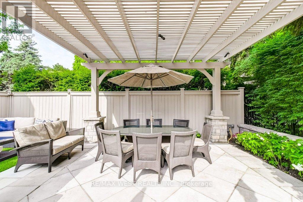 37 Cedarland Drive, Toronto, Ontario  M9A 2K5 - Photo 40 - W12480848