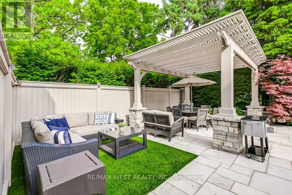 37 Cedarland Drive, Toronto, Ontario  M9A 2K5 - Photo 42 - W12480848