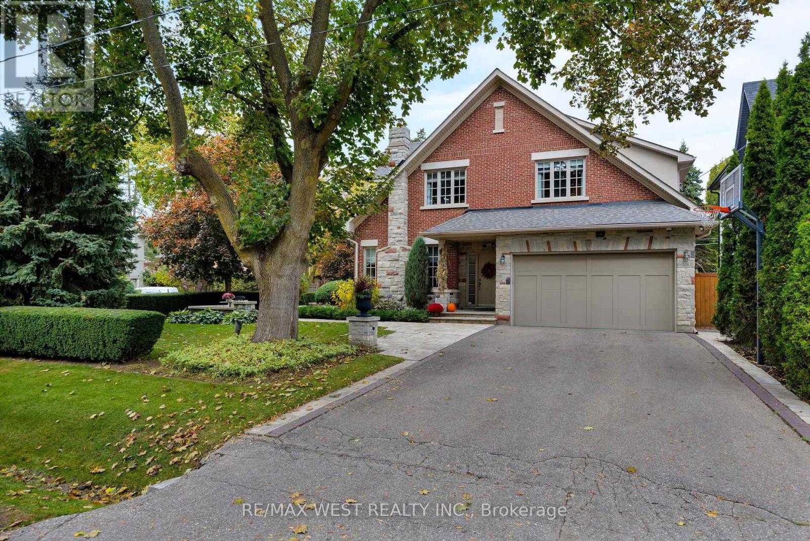 37 Cedarland Drive, Toronto, Ontario  M9A 2K5 - Photo 46 - W12480848