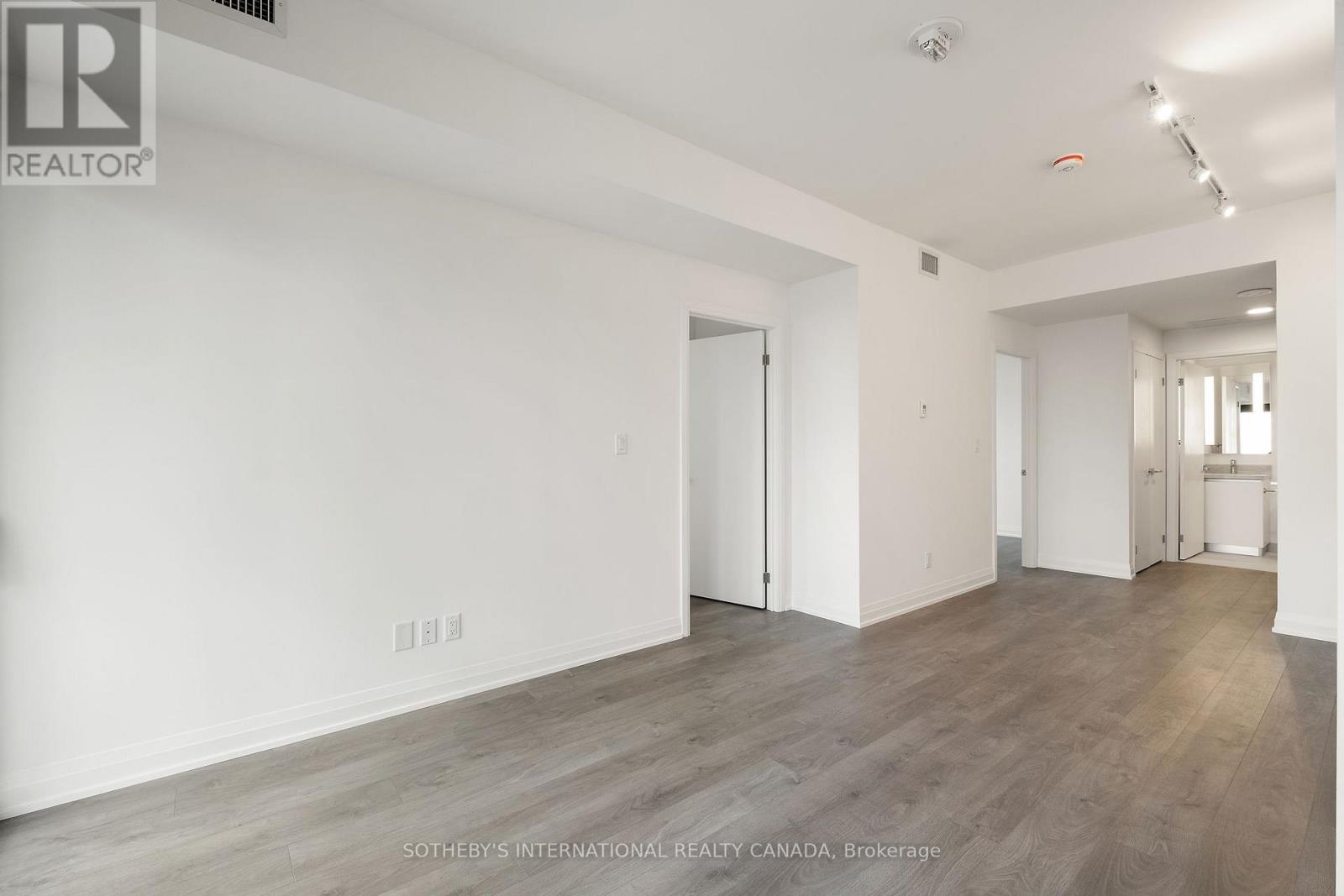 2107 - 4015 The Exchange Street, Mississauga, Ontario  L5B 0N9 - Photo 14 - W12480850