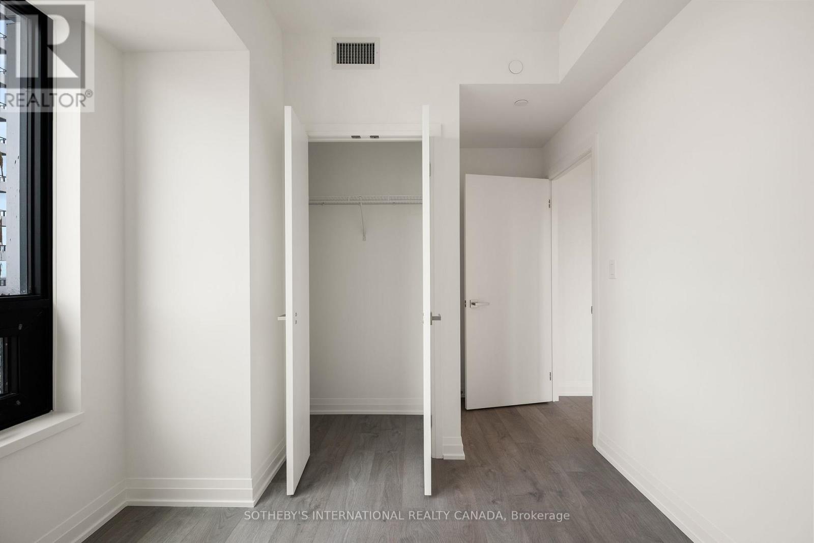 2107 - 4015 The Exchange Street, Mississauga, Ontario  L5B 0N9 - Photo 18 - W12480850