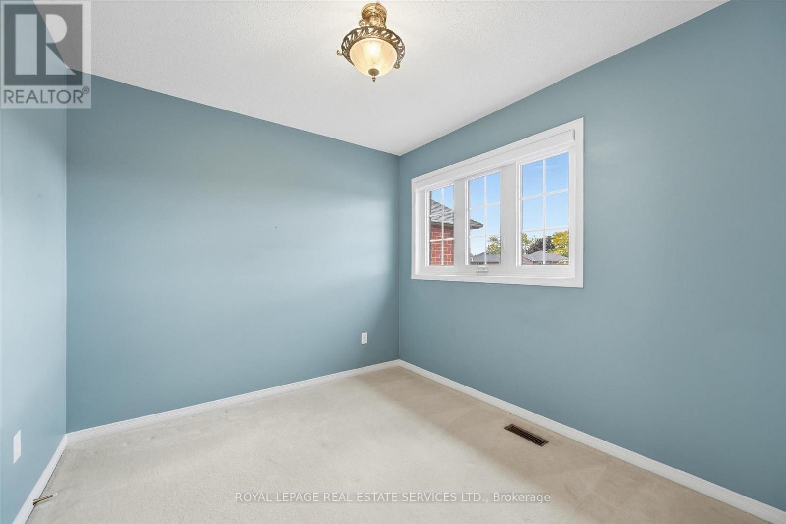 513 Fothergill Boulevard, Burlington, Ontario  L7L 6C8 - Photo 36 - W12480855