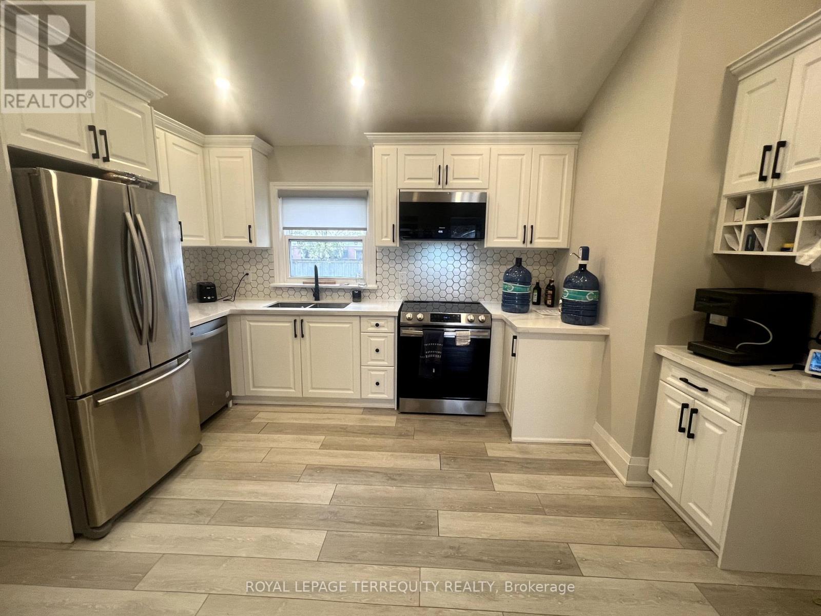 1280 Coric Avenue, Burlington, Ontario  L7R 3S3 - Photo 6 - W12480868