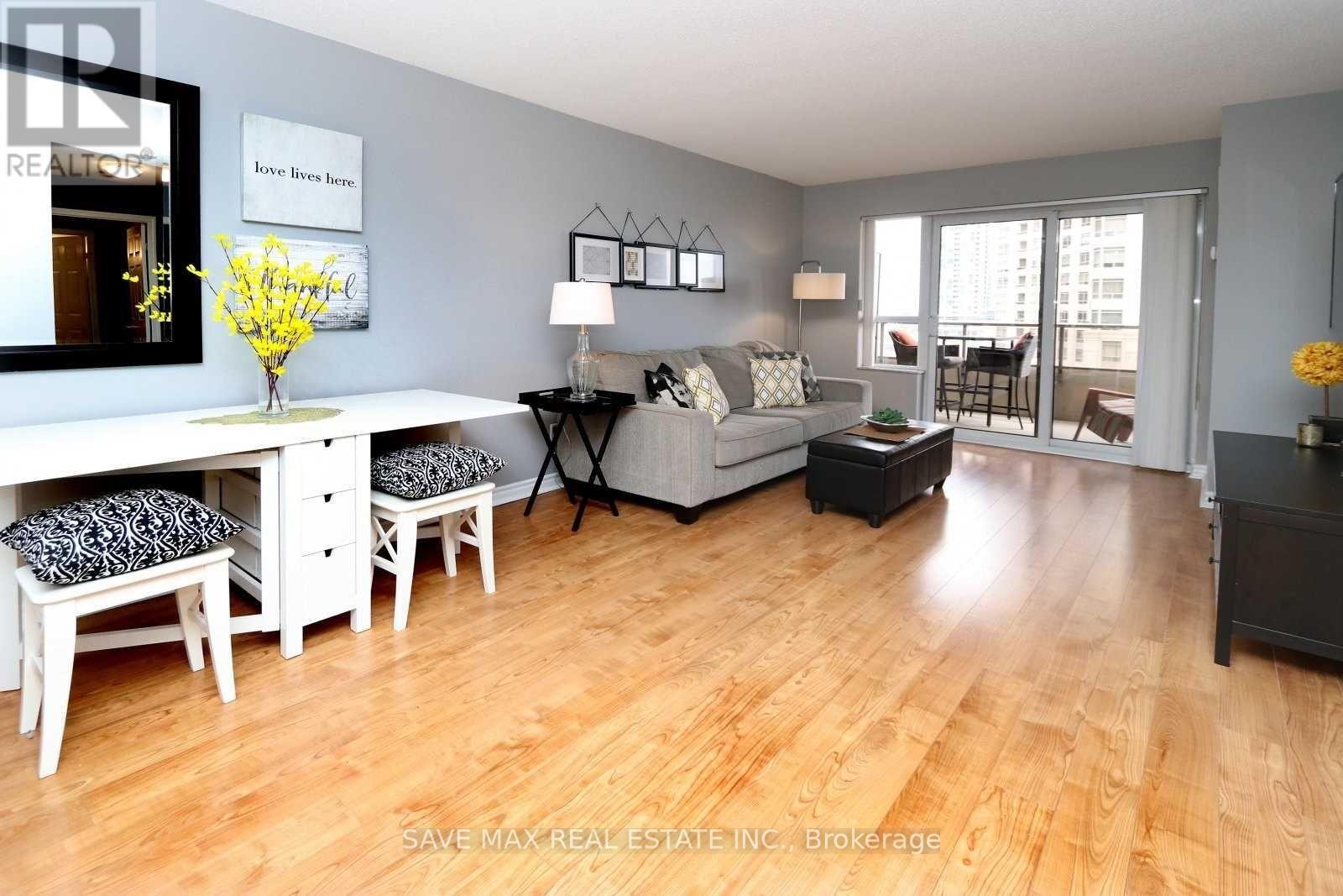 723 - 25 Kingsbridge Garden Circle, Mississauga, Ontario  L5R 4B1 - Photo 7 - W12480871