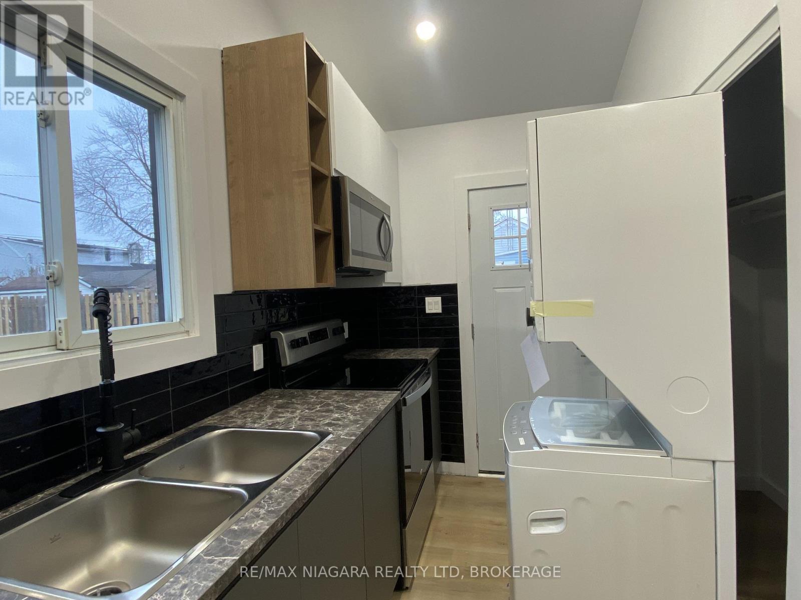 6159 Cadham Street, Niagara Falls, Ontario  L2G 3A3 - Photo 4 - X12480961