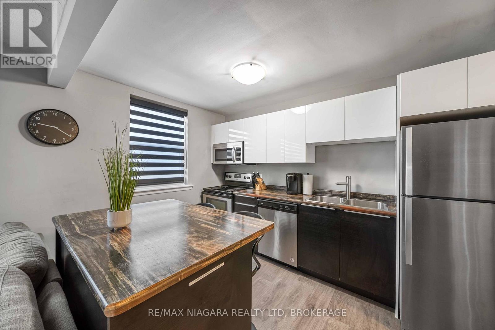 8 - 4538 Huron Street, Niagara Falls, Ontario  L2E 2H3 - Photo 11 - X12480963