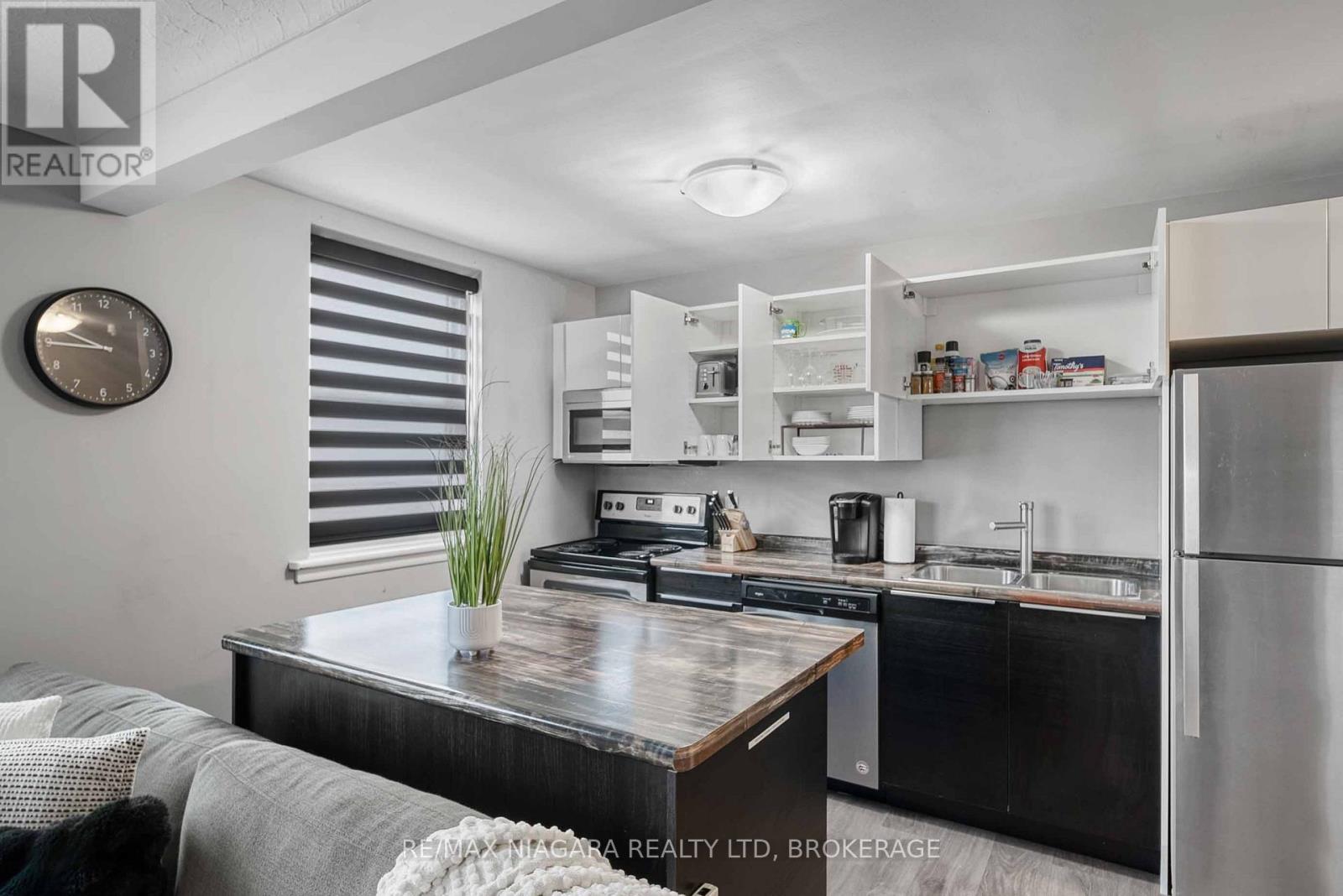 8 - 4538 Huron Street, Niagara Falls, Ontario  L2E 2H3 - Photo 2 - X12480963