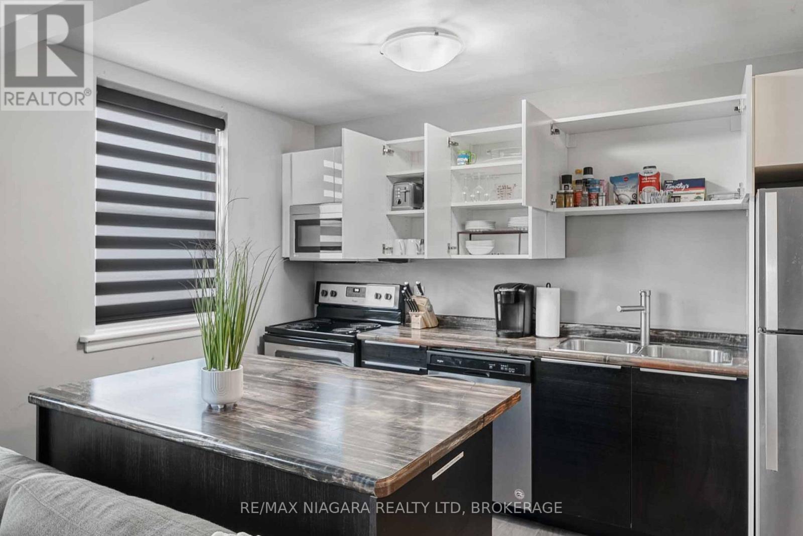 8 - 4538 Huron Street, Niagara Falls, Ontario  L2E 2H3 - Photo 4 - X12480963