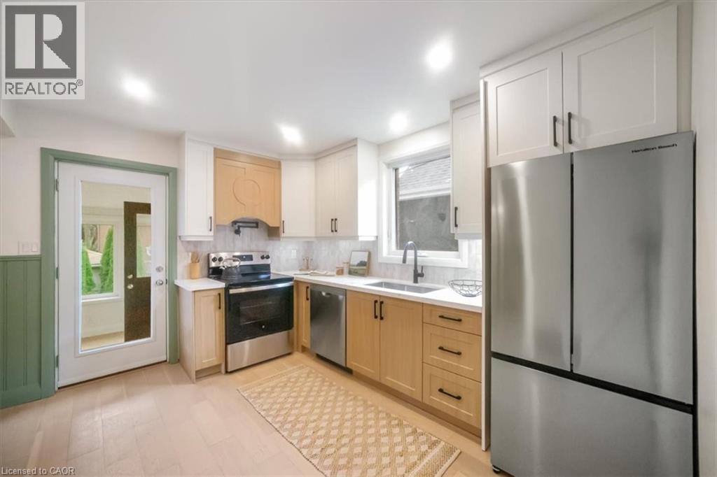 241 Huxley Avenue S, Hamilton, Ontario  L8K 2R2 - Photo 8 - 40777631