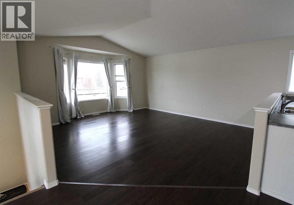 Property at 6231 90A Street image 2