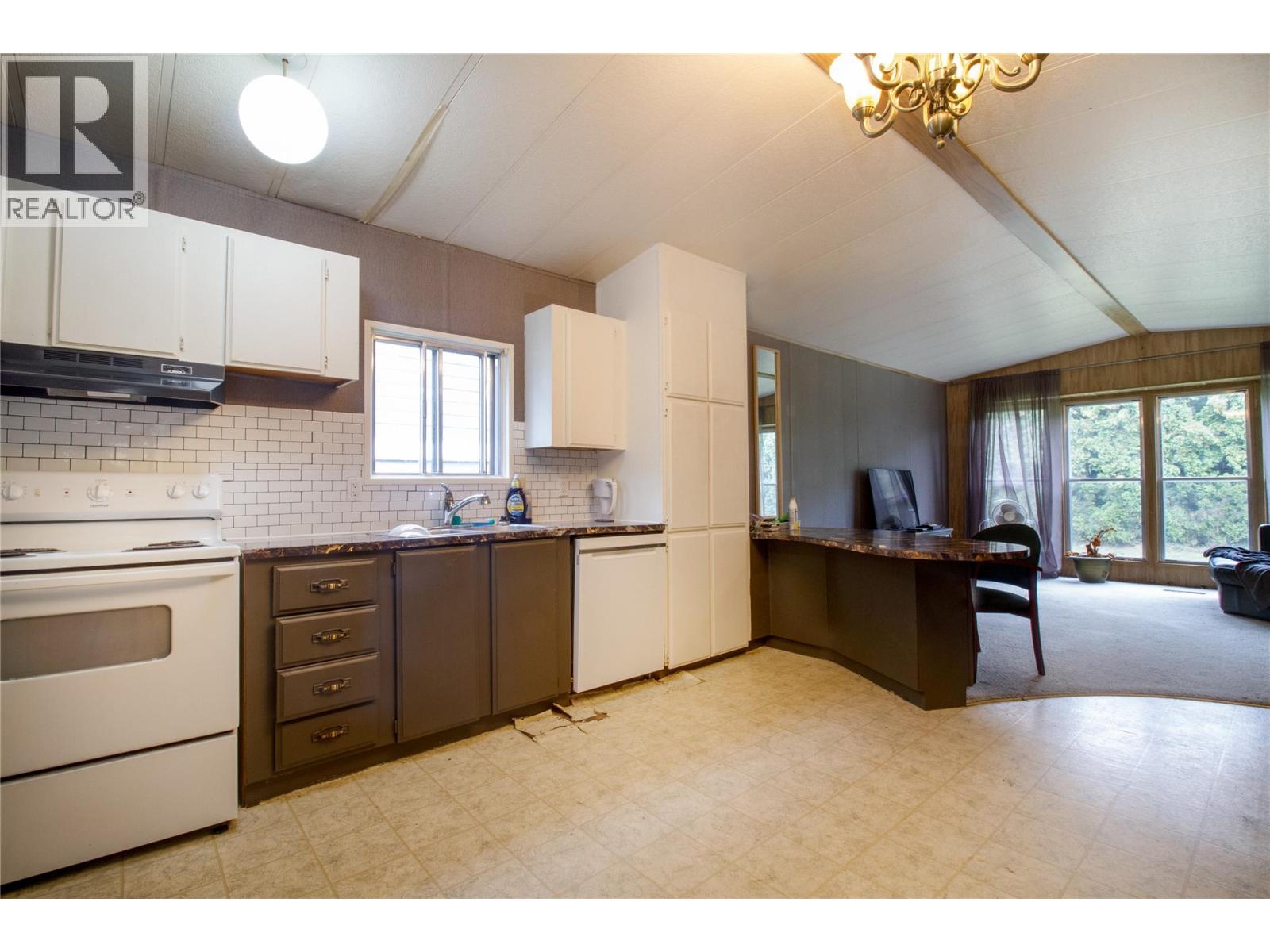 1867 Nixon Road, Revelstoke, British Columbia  V0E 2S0 - Photo 12 - 10365446