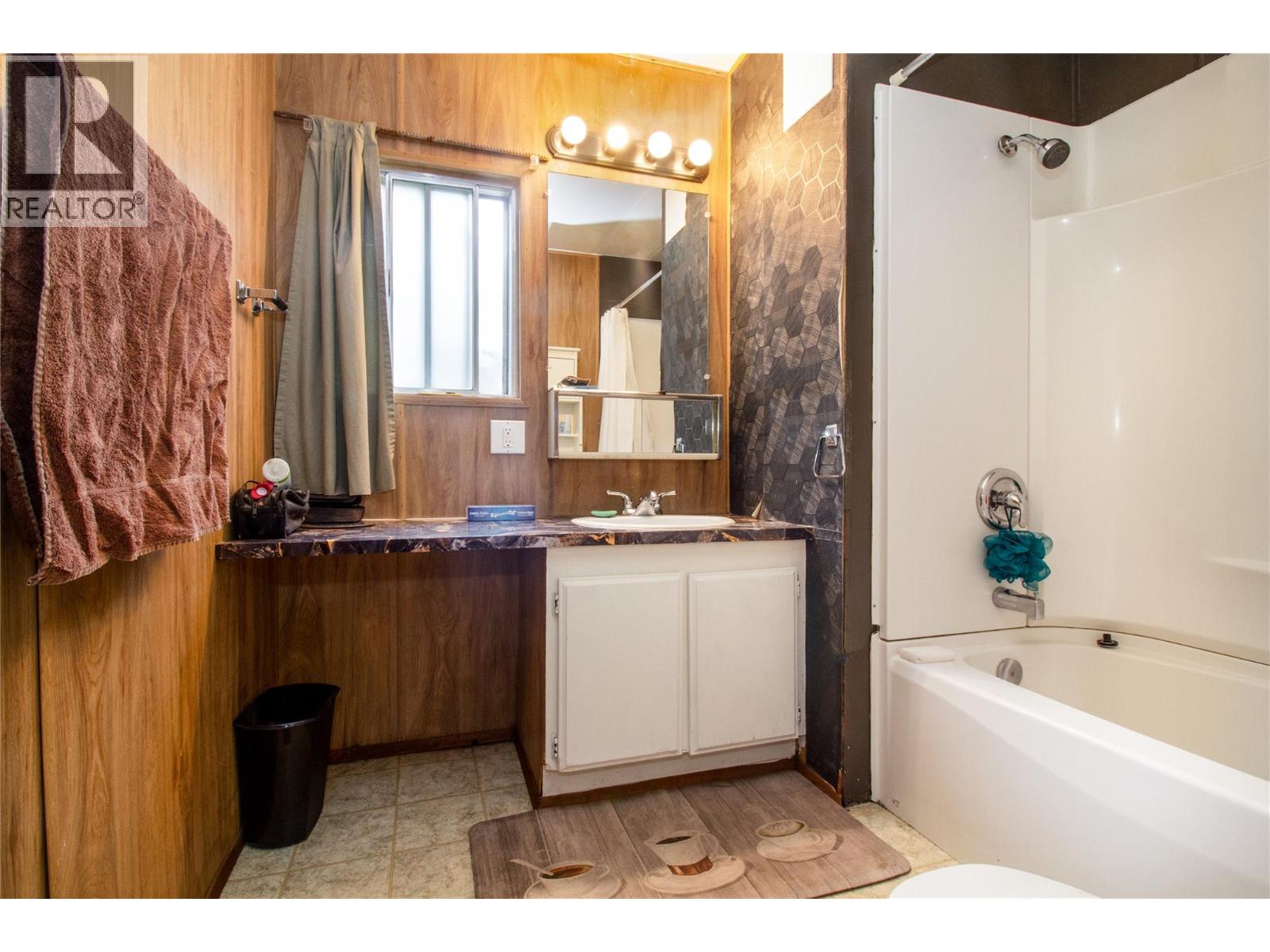 1867 Nixon Road, Revelstoke, British Columbia  V0E 2S0 - Photo 15 - 10365446