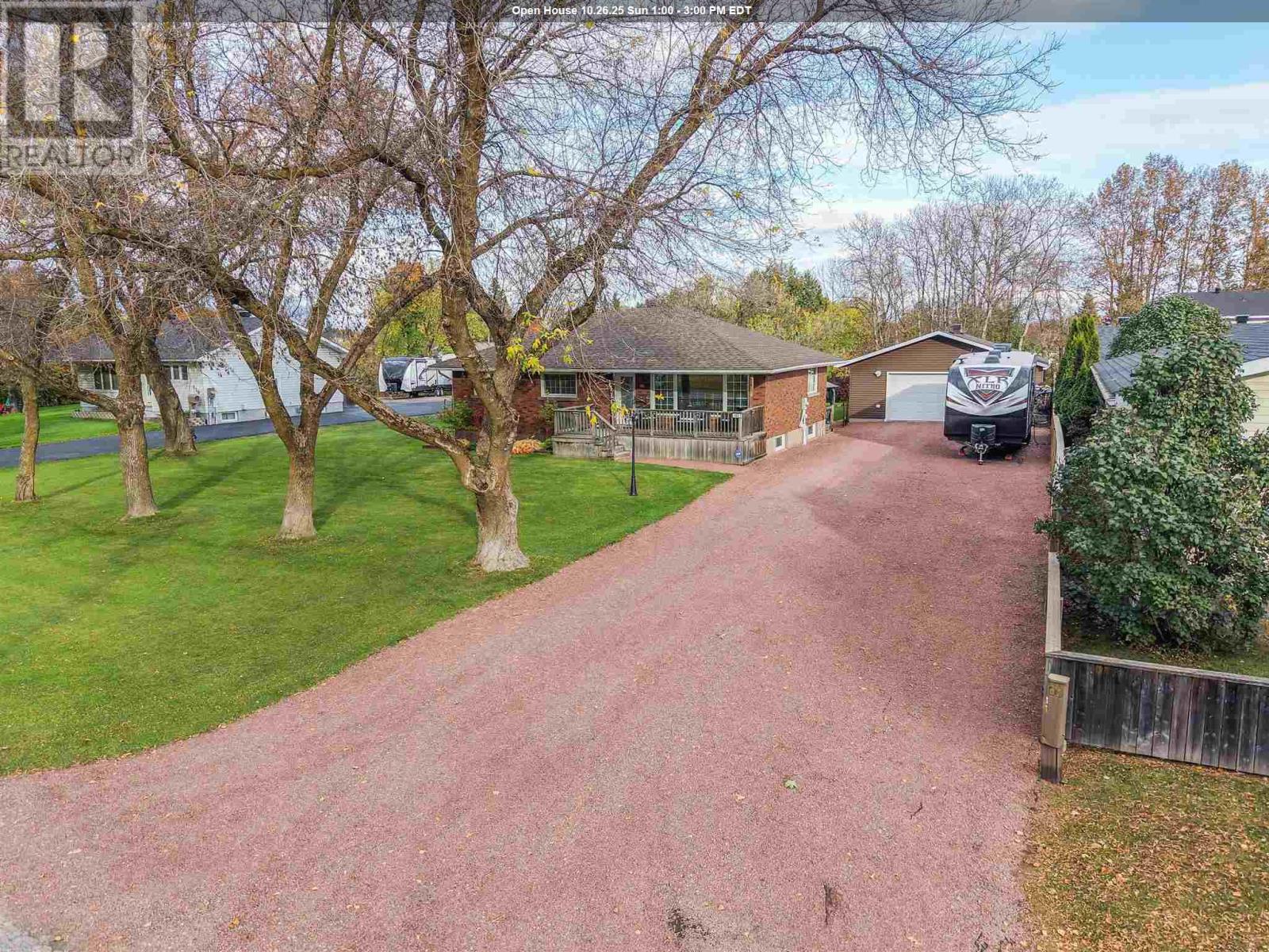102 Roosevelt Ave, Sault Ste. Marie, Ontario  P6C 5M4 - Photo 1 - SM253071