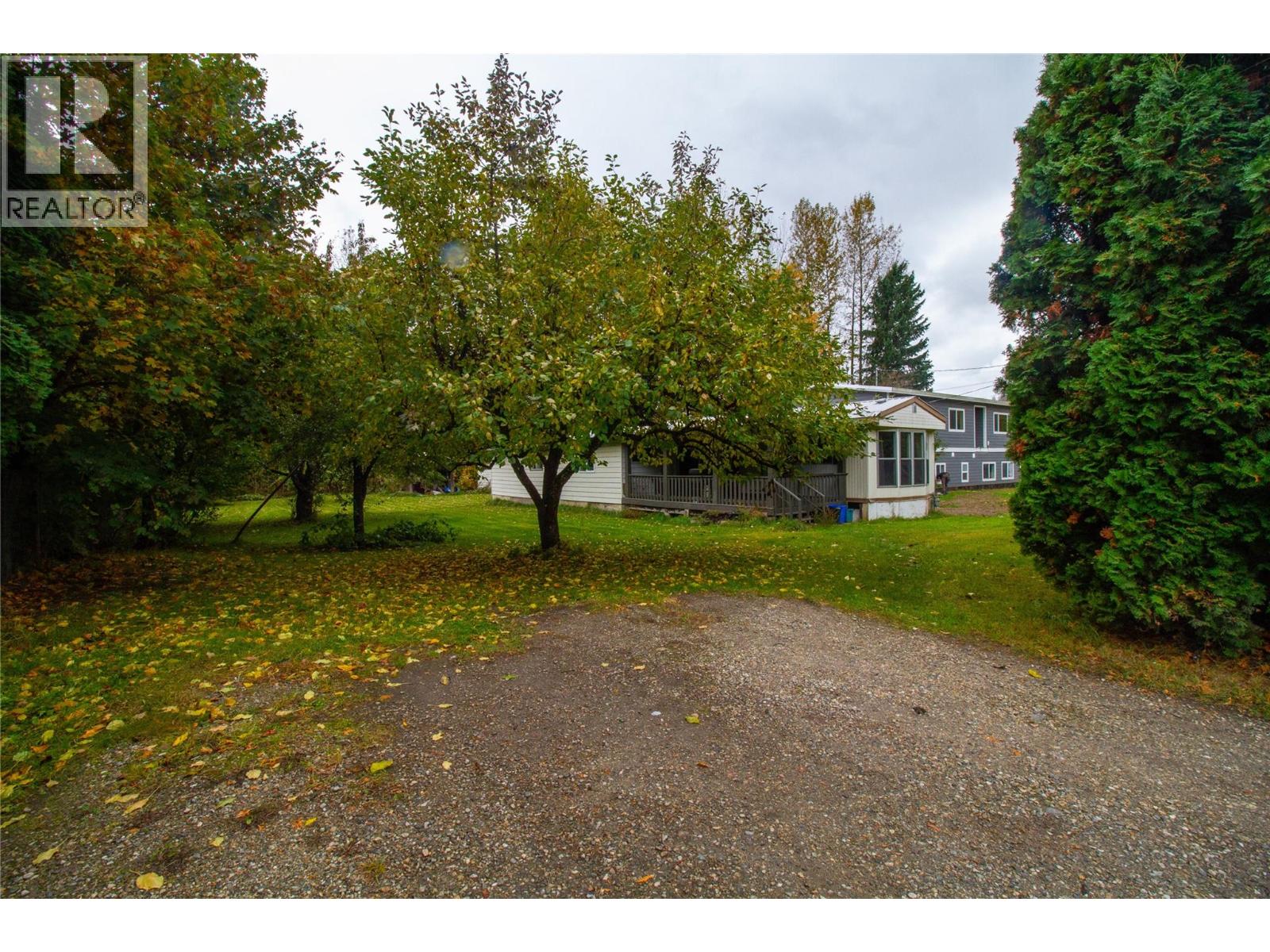 1867 Nixon Road, Revelstoke, British Columbia  V0E 2S0 - Photo 4 - 10365446