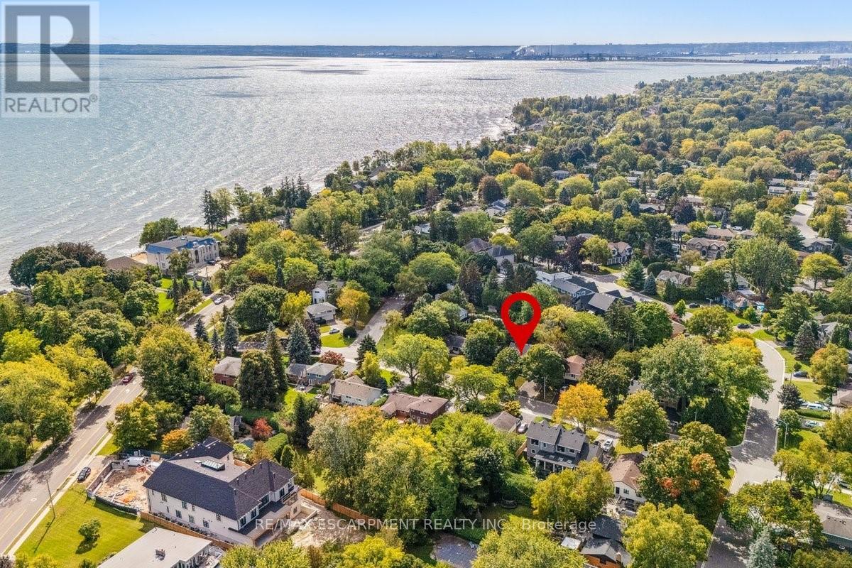 222 Strathcona Drive, Burlington, Ontario  L7L 2C8 - Photo 4 - W12480679