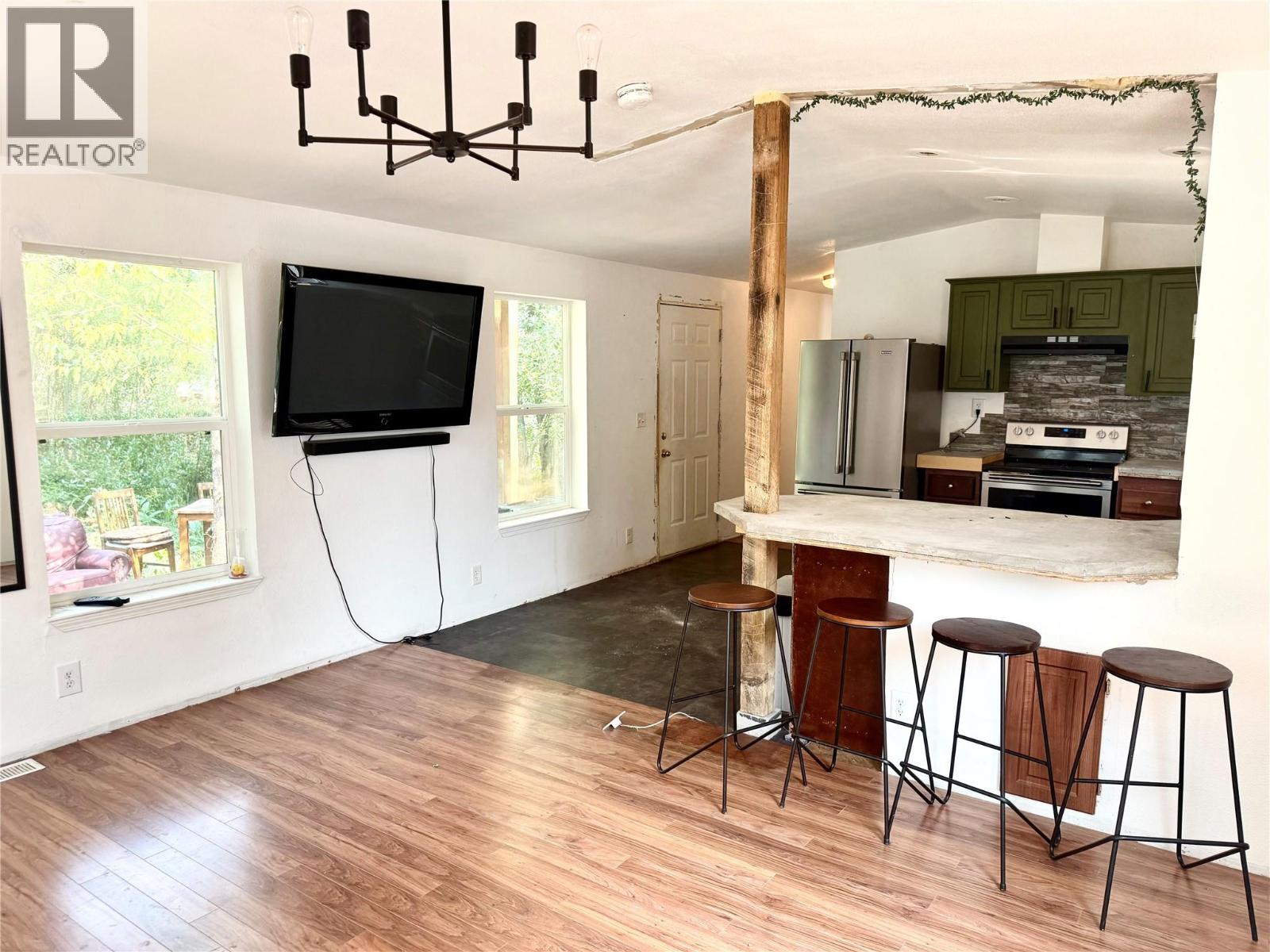 115 Railway Avenue, Salmo, British Columbia  V0G 1Z0 - Photo 17 - 10354950