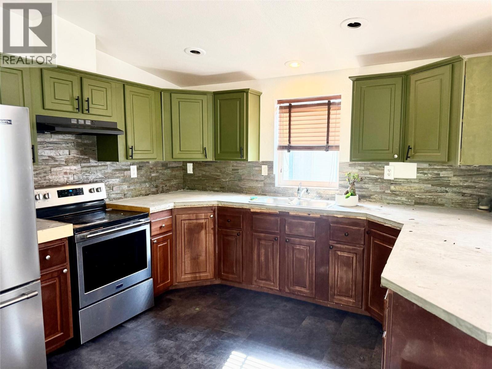 115 Railway Avenue, Salmo, British Columbia  V0G 1Z0 - Photo 19 - 10354950