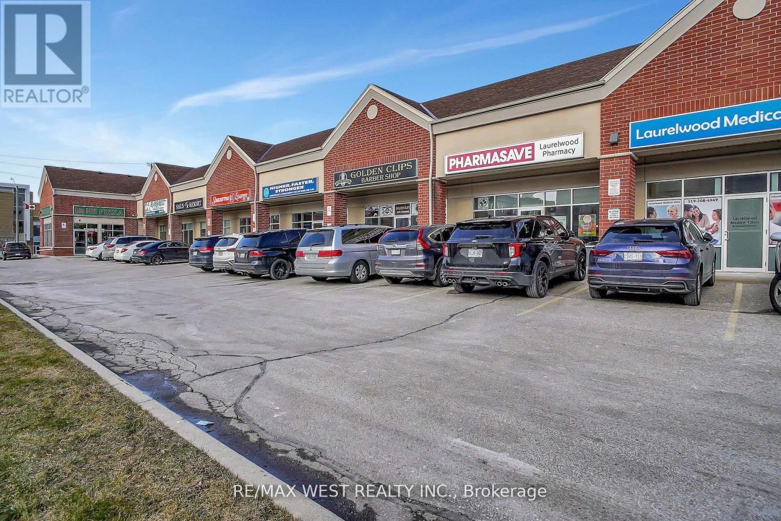 D - 645 Laurelwood Drive, Waterloo, Ontario  N2V 2W9 - Photo 2 - X12480875