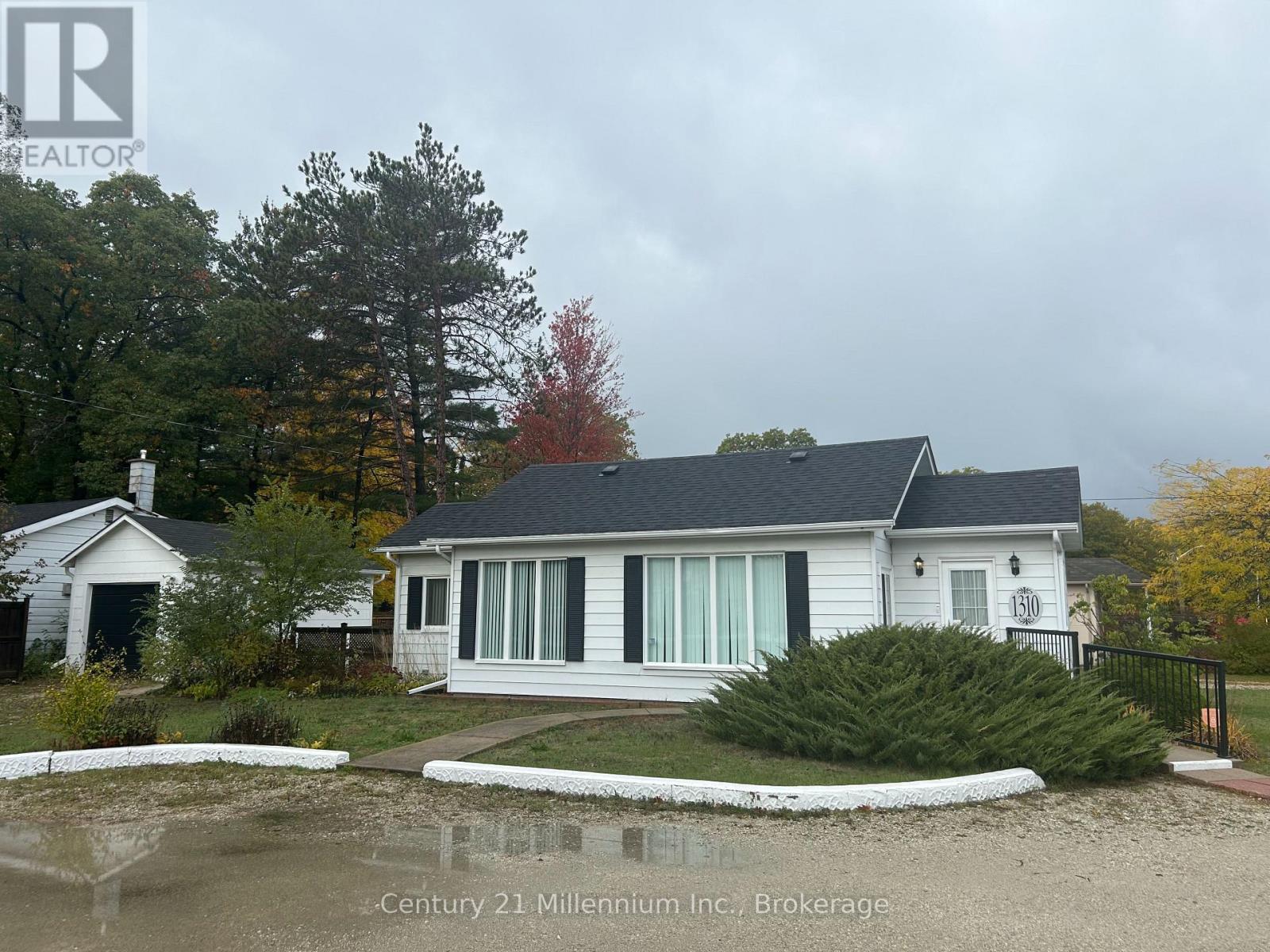 1310 MOSLEY STREET, Wasaga Beach, Ontario