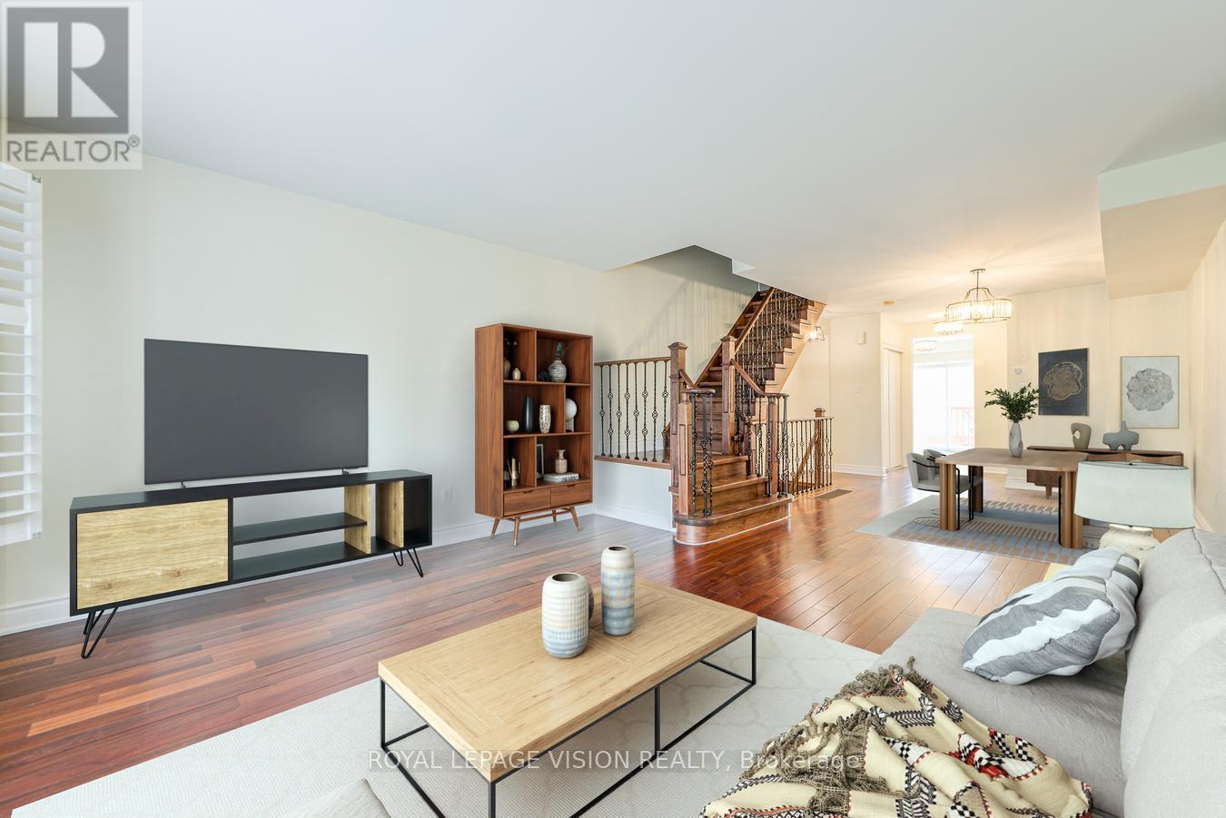 53 Hobson Avenue, Toronto, Ontario  M4A 2X7 - Photo 15 - C12480842