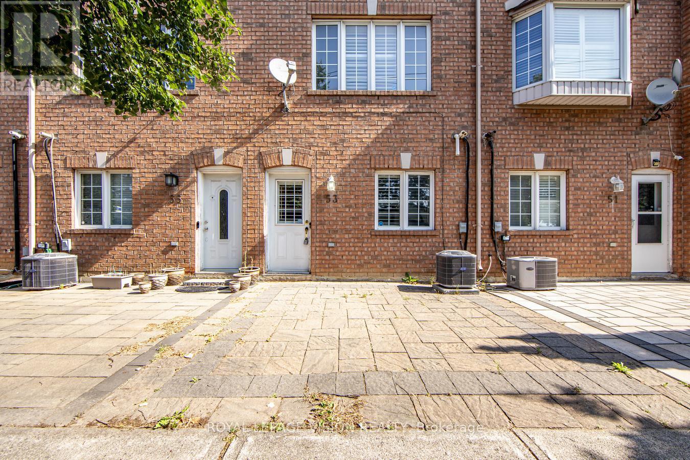 53 Hobson Avenue, Toronto, Ontario  M4A 2X7 - Photo 2 - C12480842