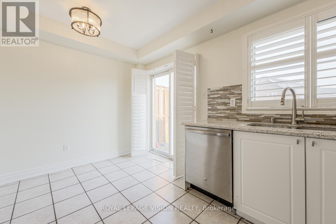 53 Hobson Avenue, Toronto, Ontario  M4A 2X7 - Photo 20 - C12480842