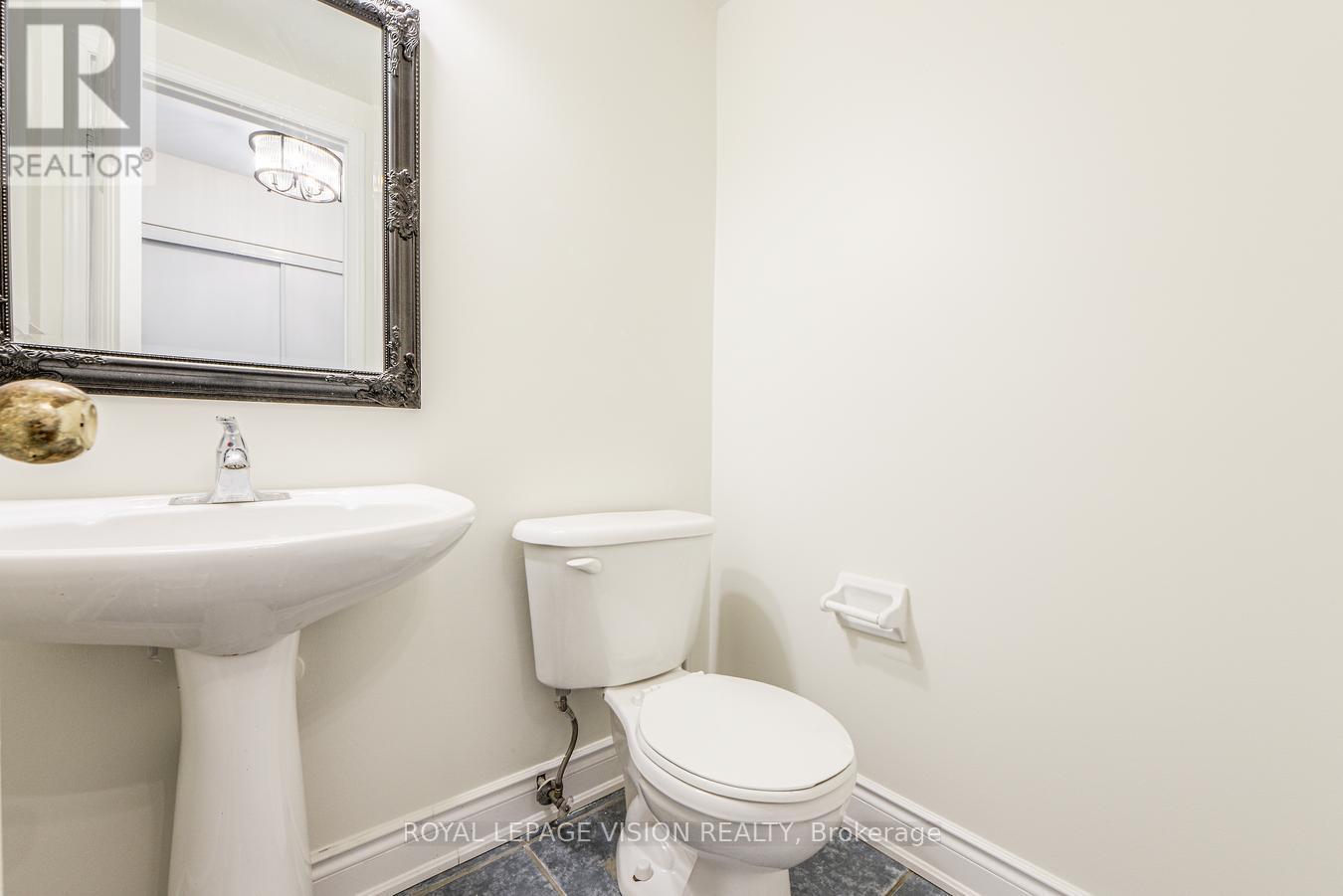 53 Hobson Avenue, Toronto, Ontario  M4A 2X7 - Photo 17 - C12480842