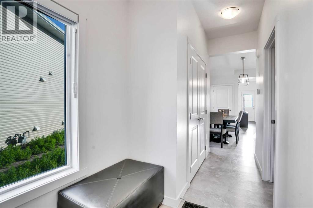 1449 Bayview Point Sw, Airdrie, Alberta  T4B 3N8 - Photo 2 - A2260300