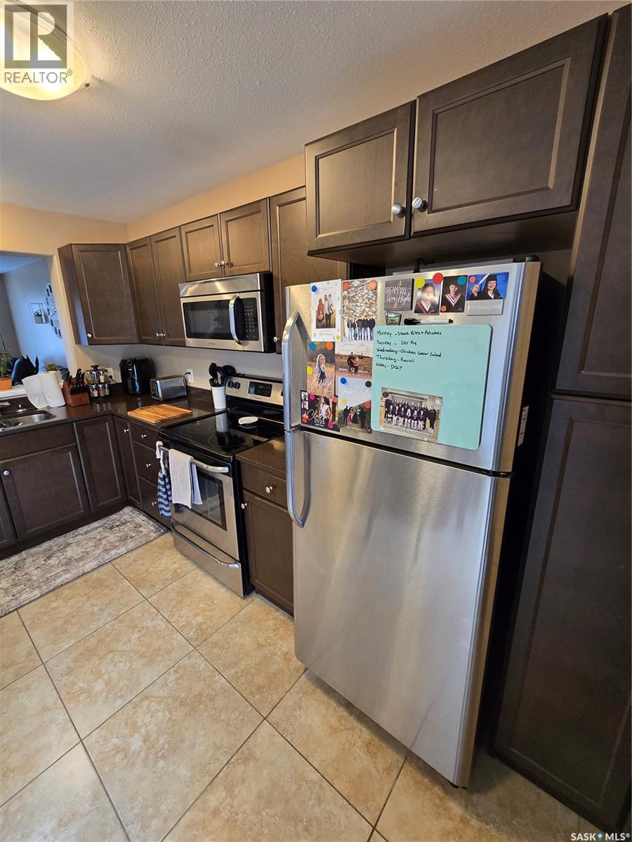 6 815 5th Street Ne, Weyburn, Saskatchewan  S4H 2K9 - Photo 13 - SK021622
