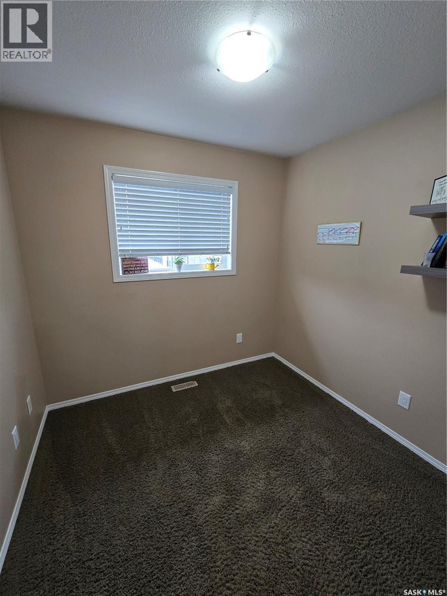 6 815 5th Street Ne, Weyburn, Saskatchewan  S4H 2K9 - Photo 20 - SK021622