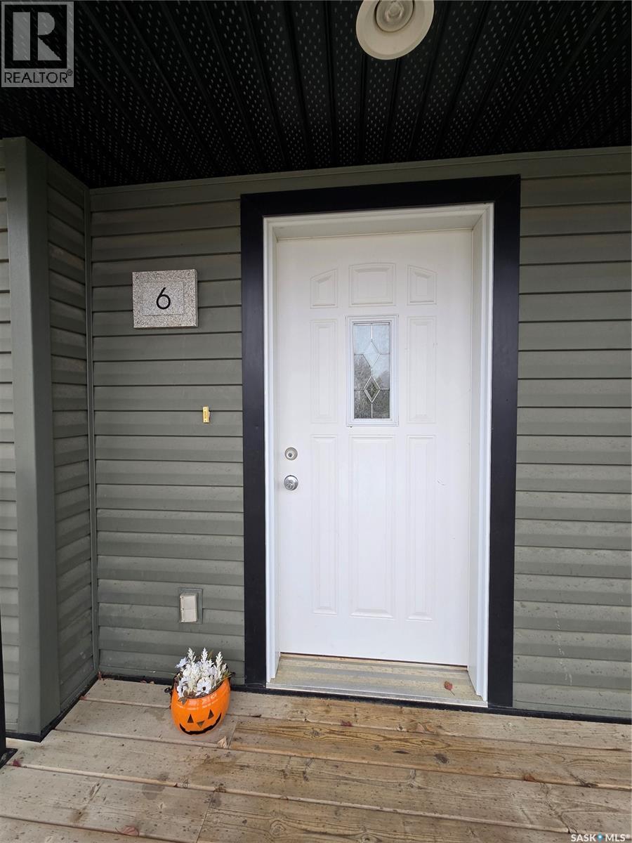 6 815 5th Street Ne, Weyburn, Saskatchewan  S4H 2K9 - Photo 3 - SK021622
