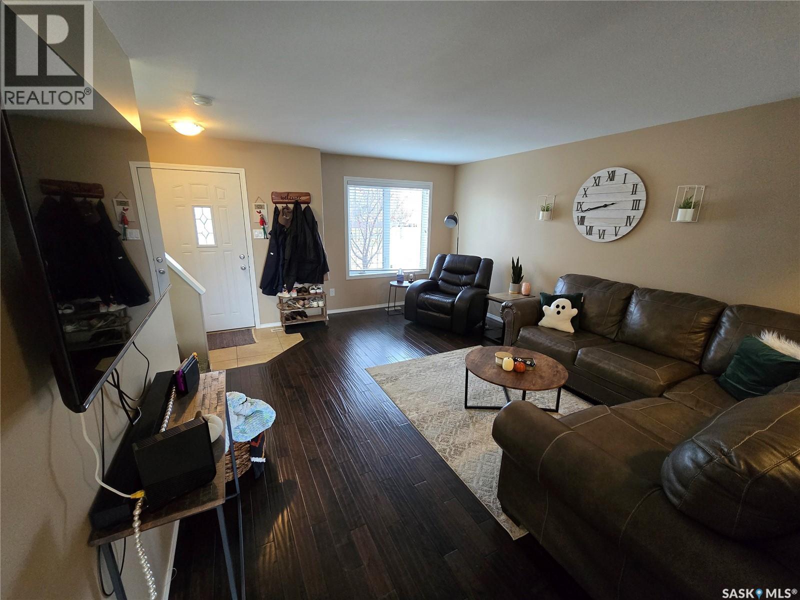 6 815 5th Street Ne, Weyburn, Saskatchewan  S4H 2K9 - Photo 5 - SK021622