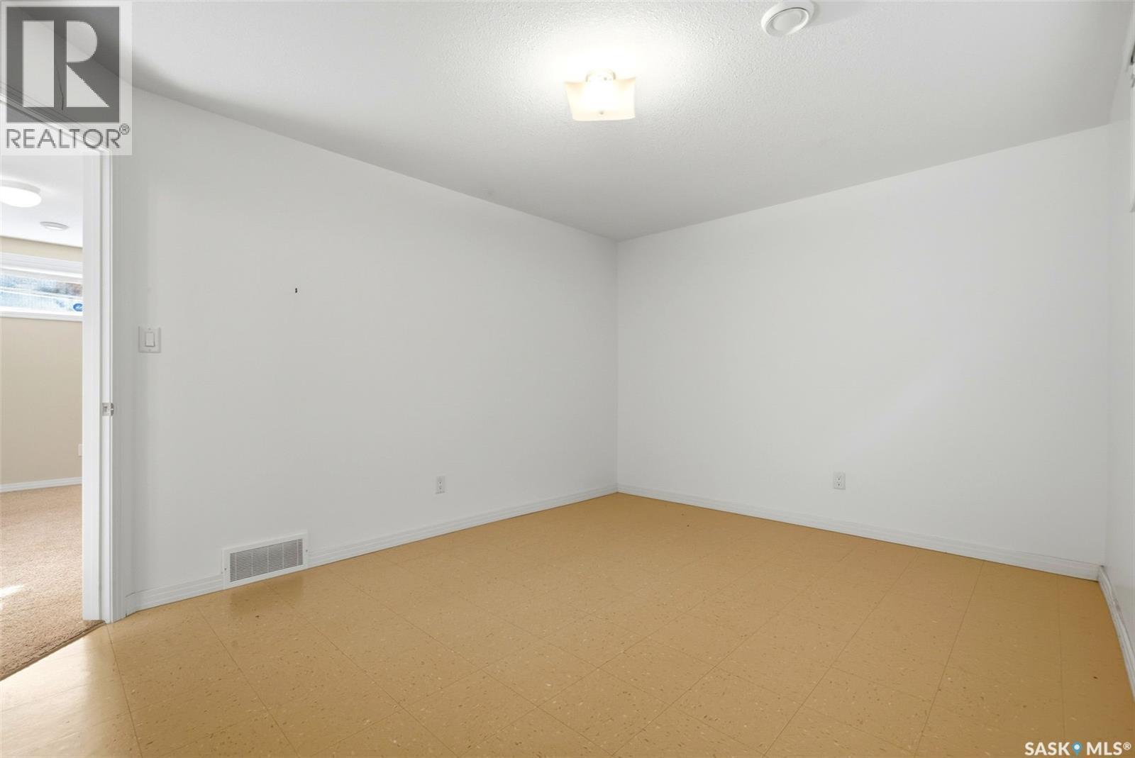 186 Massey Road, Regina, Saskatchewan  S4S 4N5 - Photo 29 - SK021608