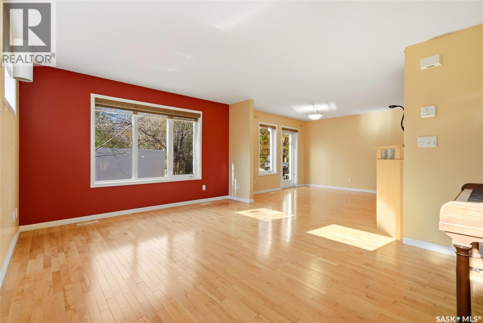 186 Massey Road, Regina, Saskatchewan  S4S 4N5 - Photo 4 - SK021608